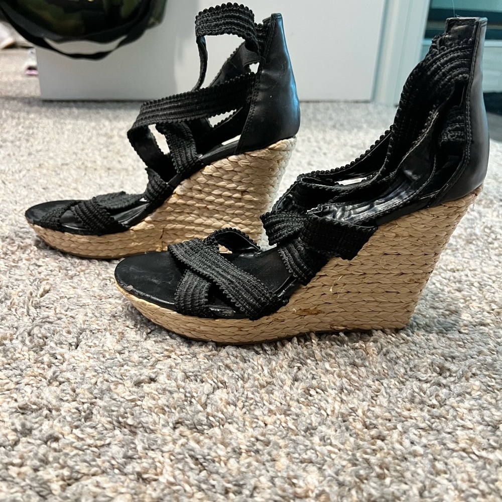 Jessica Simpson Black Wedge Hills